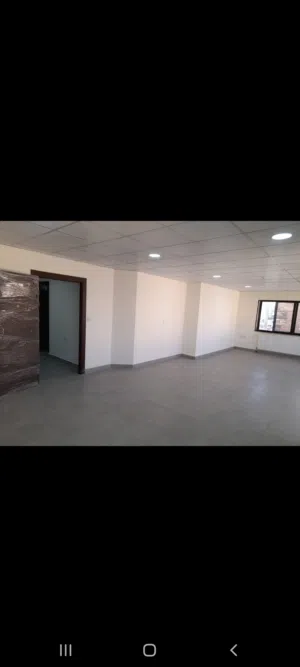 مكتب فارغ للايجار
