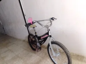 بسكليت جنط 20 أمريكي نضيف لا فيه أي عطل نضيف