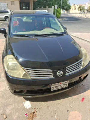 Nissan tida 2007
