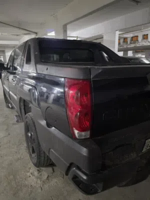 Used Chevrolet Avalanche in Al Ahmadi