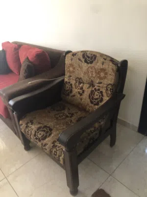 اثاث غرفة جلوس متسعمل  فقط ب 80 دينار