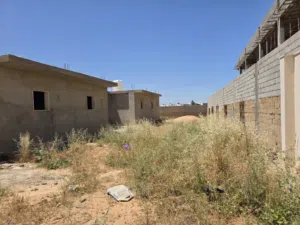 شقق للبيع او بدل بمزرعة