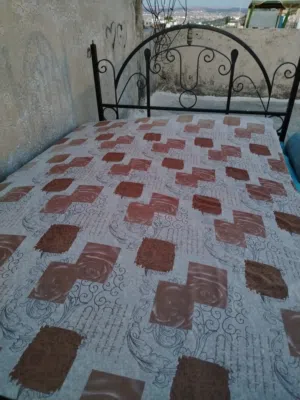 سرير حديد مزدوج