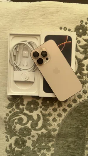ايفون 16 برو 256 gb  ذهبيّ بحاله ممتازه نظيف مع ملحقاته
