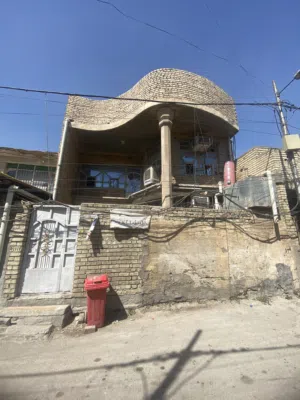 بيت طابقين مسلح
