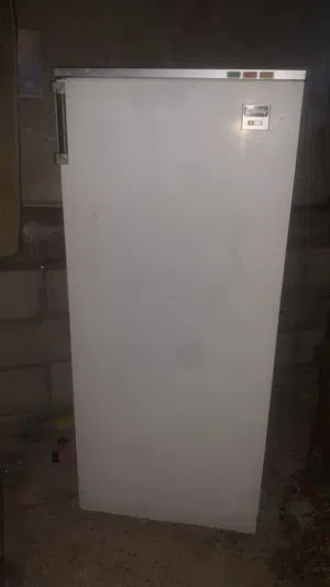 فريزر كاندي طويله مستعمله نضيفه
