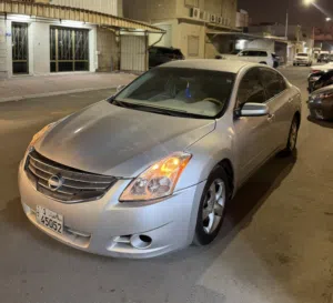 Nissan altima 2010/ quick sale
