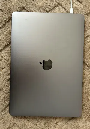 MacBook Pro 2017 i5 للبيع