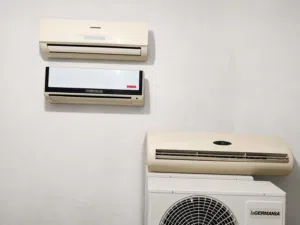 مكيفات بحالة ممتاز