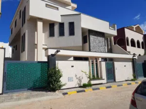فيلا جديدة بالحشان خلف جامع بوزعينين