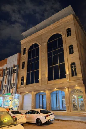 بناية تجارية للإيجار في الجنينة/شارع البهو