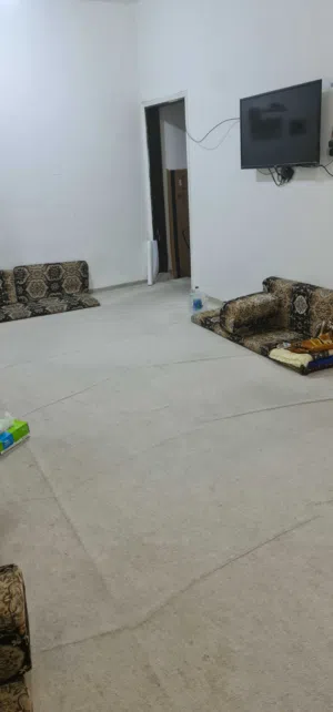 مطلوب فرد واحد لمشاركة سكن بالفروانية قطعة 2 شقة غرفة وصالة سرير مفرد الإيجار 60 دينار شهري