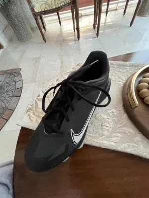 بوت للكرة نايك شبه جديد مستخدم مرة واحدة ،البوت في وضع ممتاز