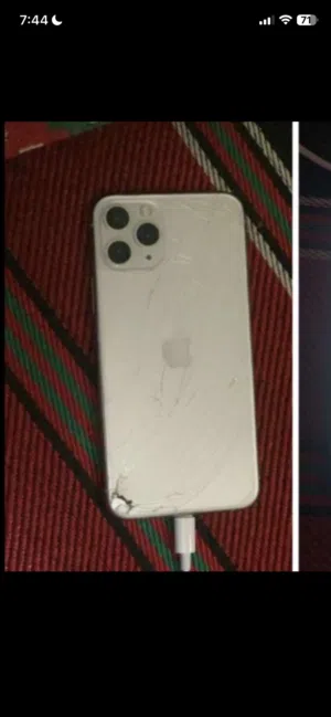 ايفون 11 pro بحالة جيدة