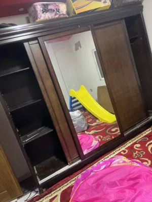خرانه مع تواليت خشب لاتيه