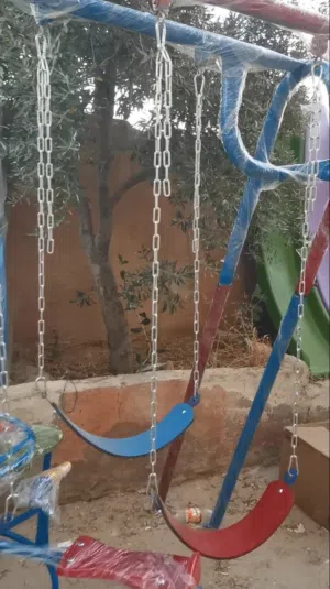 مقعد مرجيحة كوشوك مع جنازير يتحمل وزن 150 كيلو متوفر خدمة التوصيل لجميع المحافظات