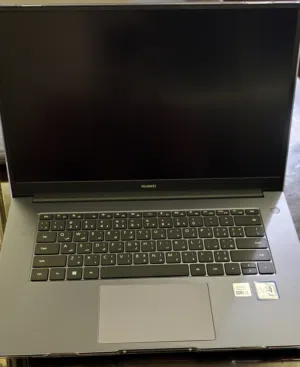 لابتوب Huawei MateBook D15 بحال الوكالة فعلياً