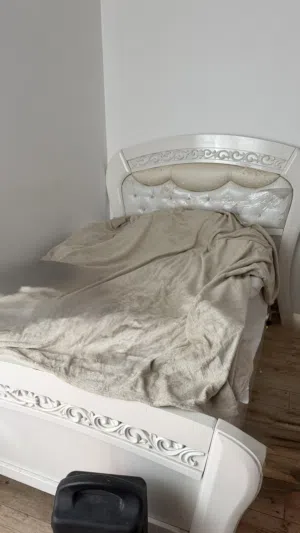 سرير نفر ونص 10 دينار