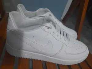 Chaussures R-Force à vendre, neuves et à un excellent prix