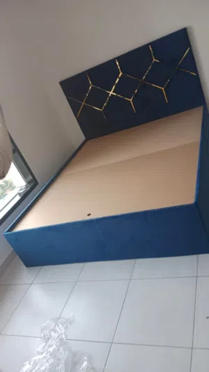 stylish queen size bed
