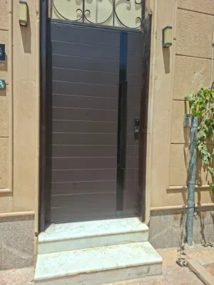 لحام حديد والمنيوم متنقل  باب، شباك، درابزين، سوتة نجيك للبيت خلال ساعة  شغل متقن وسعر طيب الرياض كل