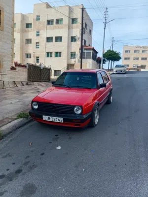 سيارة فولكسفاغن جولف MK3 موديل 1989 حمراء مستعملة بحالة ممتازة