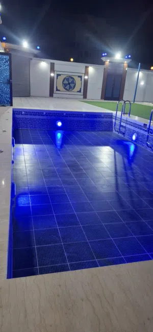 فني مسابح وشلالات ونوافير