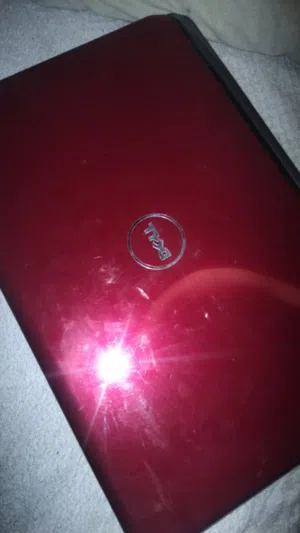 لابتوب بايظ تقدر تاخد و تصلحه هو باور مش بيفتح بس أو ممكن تتخده ك قطع غيار