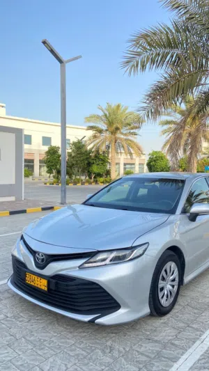 تويوتا كامري le للبيع موديل 2020