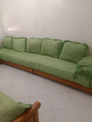 صالون للبيع