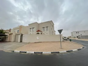 600 m2 More than 6 bedrooms Villa for Rent in Al Daayen Umm Qarn