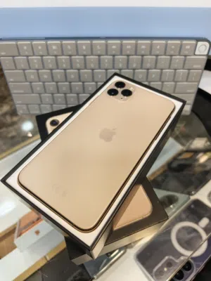 iphone 11 pro max 256 GB شرق اوسط مع الكرتونه بحالة الجديد