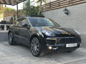 PORSCHE MACAN (S) 2017 Full option وارد الوكالة قاطع مسافة 98 الف كم