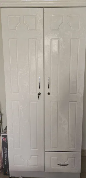 اثاث للبيع خزانة للبيع