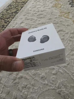 Samsung Galaxy Buds FE مستعملة استعمال بسيط و نظيف
