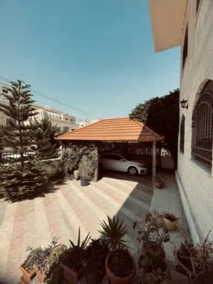512 m2 More than 6 bedrooms Villa for Sale in Amman Other