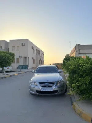 جينسس موديل 2010 للبيع