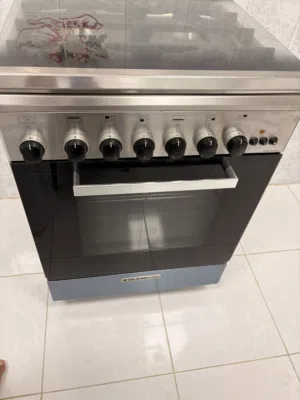 للبيع فرن Glem Gas إيطالي أصلي – 4 عيون + فرن