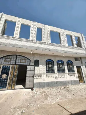 منزل سكني للبيع مسلح قواعد وعمدان مساحة ثلاث لبن