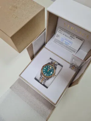 versace watch (very clean) فيرزاتشي