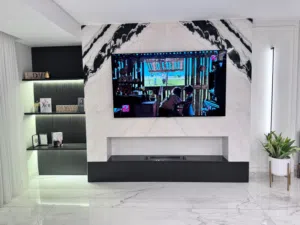 3 Bedrooms . Furnished . Daily0