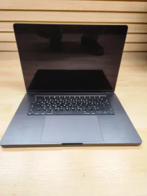 MacBook Pro M3 PRO16" 2023 RAM 18GB SSD 512GB GPU 18 CORE BC 54(100%)