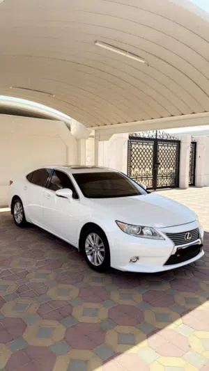 لكزس ES350 أول مالك صبغ الوكالة بالكامل 2014