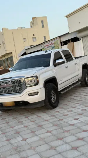 GMC دينالي الفول الفول
