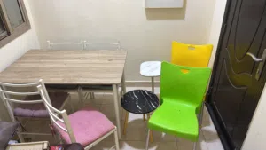 طاوله سفره 4 كراسي و طاولتين ضيافه و كرسين اضافين