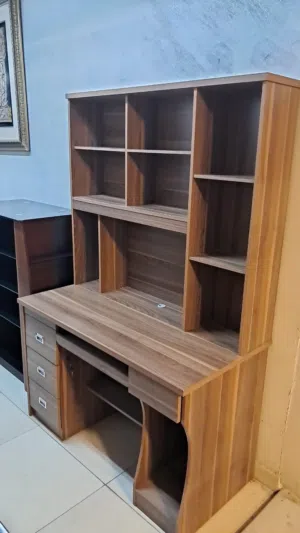 مكاتب جاهز وتفصيل حسب الطلب