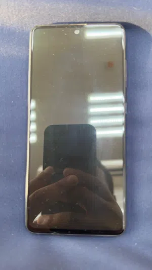 عرررطه جوال سامسونج A51 بذاكره 128GB شريحتين بنفس الوقت يشغل 73 و 78