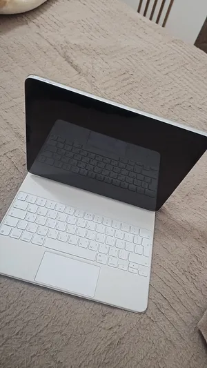 Apple . iPad pro 5 . 256 GB4