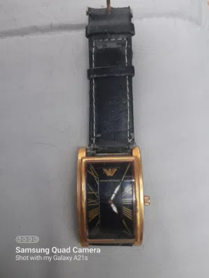 للبيع ساعة Emporio Armani