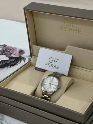 ساعة رجالية من GF Ferre